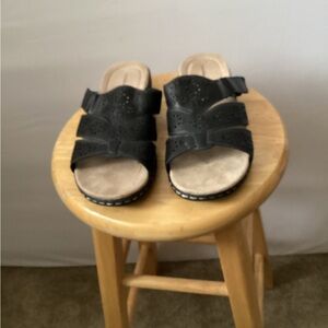 Croft&Barrow faux leather Women's Black Sandals